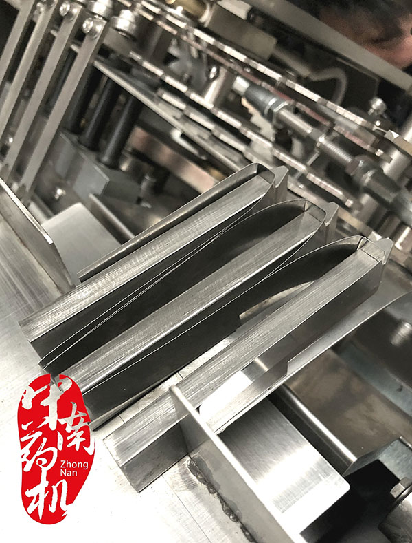 出瓶機構(新改進)_meitu_1.jpg